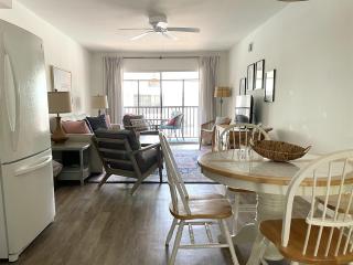 Beautifully decorated 2BR2 Bath #1 Siesta Beach - 7