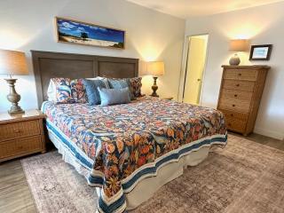 Beautifully decorated 2BR2 Bath #1 Siesta Beach - 5