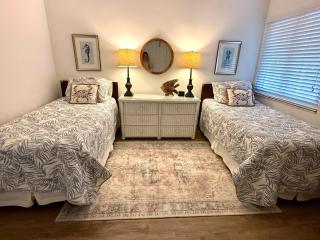 Beautifully decorated 2BR2 Bath #1 Siesta Beach - 3