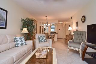 Walk to #1 Siesta Beach, Htd Pool, Covered Parking - 9