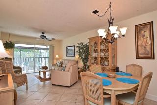 Walk to #1 Siesta Beach, Htd Pool, Covered Parking - 7