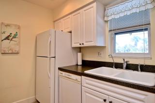 Walk to #1 Siesta Beach, Htd Pool, Covered Parking - 2