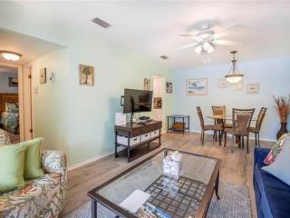 1 Bed1Bath, Pool View Condo, Walk to #1 Siesta Beach - 9
