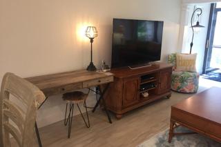 Open Concept 2 BR2Bath, New in Unit Laundry, Covered Parking in Front of Unit - 5
