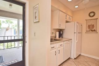 Short 5 min walk to Siesta Beach, In-unit washerdryer, Carport, Lagoon View - 6