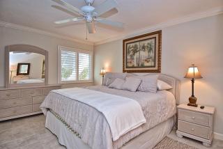 Walk to #1 Siesta Beach Washerdryer, 1st floor, all tile floors, open kitchen - 2