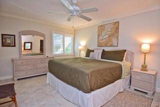 Walk to #1 Siesta Beach Washerdryer, 1st floor, all tile floors, open kitchen - 1
