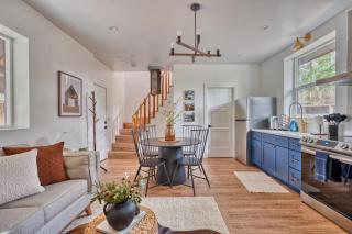 Mt Hood Log Cabin! Fresh Remodel with Airstream 2 - 9