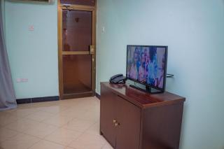 Urban Stay Hotel - 8