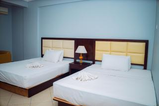 Urban Stay Hotel - 2