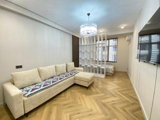 Venice Central Apartment l Heart of Bishkek - 6