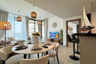 Al Raha 2BR Haven - Elegant Luxury Escape - 3