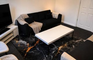 Stylish Rotherham Home for Families and Groups near Parkgate - 4