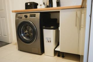 Stylish Rotherham Home for Families and Groups near Parkgate - 1