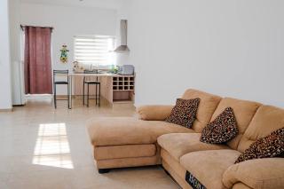 Hermosa casa en zona tranquila Pet-Friendly - 0
