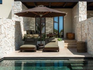 Luura - Cliff, Paros, Morgans Originals - 6