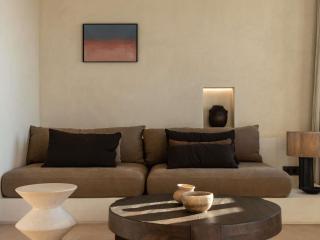 Luura - Cliff, Paros, Morgans Originals - 3