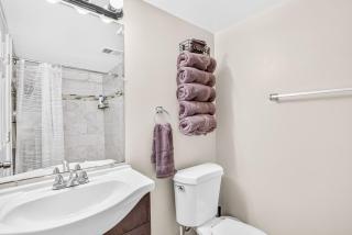 Spacious Townhome Near DC & Quantico 4 Beds family friendly, outlet mall shopping - 3