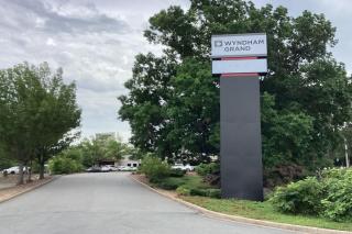 Wyndham Grand Executive Center Little Rock Airport - 8