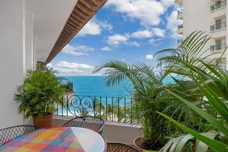 Ocean view 2Br Condo-Balcony-Beach-Pool - 902 - 0