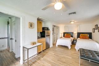 6 Mi to Beach! Sarasota Studio w/ Screened Porch - 0