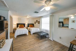 6 Mi to Beach! Sarasota Studio w/ Screened Porch - 7