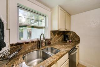 4 Mi to Dtwn! Studio w/ Screened Porch in Sarasota - 2