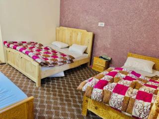 Fakhr Punjab sayam shanwari hotel chilas - 6