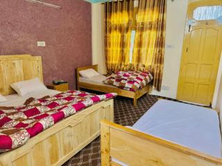 Fakhr Punjab sayam shanwari hotel chilas - 2