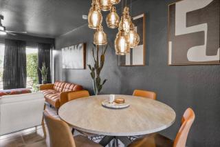 2BR Townhome w Pool BBQ Walk to Old Town - 7