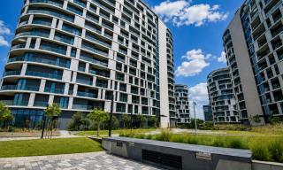 8th Floor Luxury Ellipse Waterfall - 2