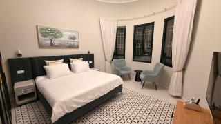 Nicola House - 2