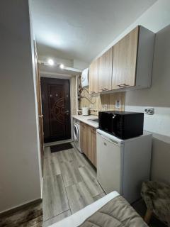 Cozy Central Studio - Self Check-In & Smart TV - 5