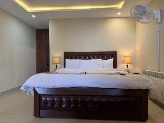RockCliff Resort - Presidential 2BR Apartment - PIA Park - Kashmir Point - 3