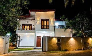 The Cosy Home - Airport Lodge - 0