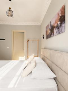 Premium 5-Rooms l 4 Bathrooms l Tirana Center - 1