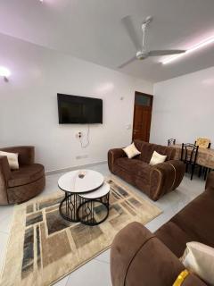 Modern 2BR Apartment in Mombasa Town, Ganjoni - 0