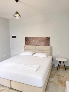 Premium 5-Rooms l 4 Bathrooms l Tirana Center - 3