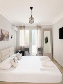 Premium 5-Rooms l 4 Bathrooms l Tirana Center - 0