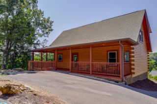 Mtn-View Gem w/ Hot Tub + Game Room in Sevierville - 9