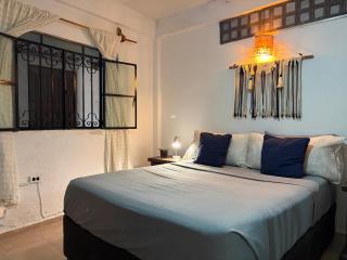 Charming 1BR in Romantic Zone, AC, Great Location - 4