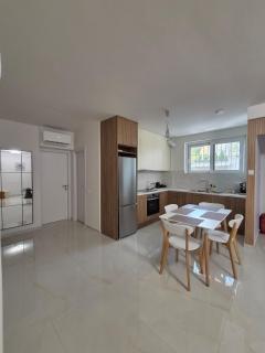 COMFORTABLE and modern APARTMENT IN KALAMATA - 7