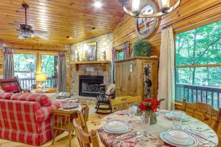 Peaceful Blue Ridge Cabin w/ Decks & Fire Pit - 4