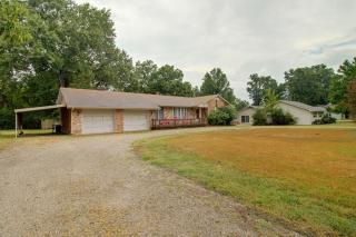 1/2 Mi to Bull Shoals Lake! Family-Friendly Home - 8