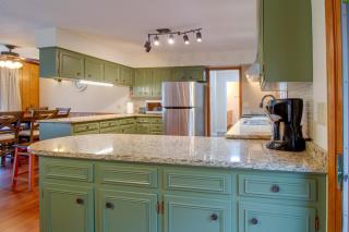 1/2 Mi to Bull Shoals Lake! Family-Friendly Home - 5