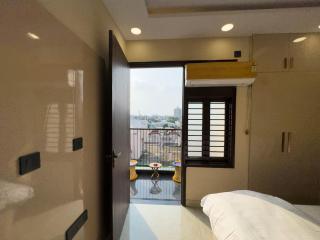 Skyline Luxe with Rooftop,Premium Luxury 1-Bedroom Apartment Near Golf Course Road, Gurugram ,Stylish & Cozy Urban Retreat - 2