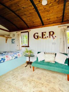 1950s Railway Carriage - 9