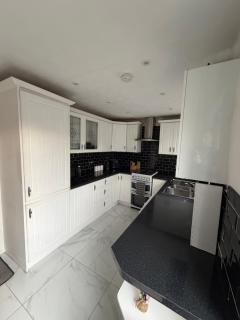 Batley 3BR House for Contractors and Families - 8