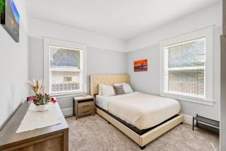 1913 Bungalow at Skidmore Bluffs Sleeps 5 - 8