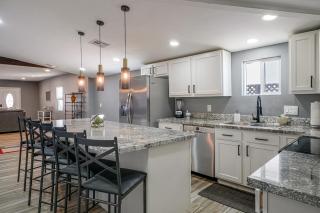 2 Mi to U of A & UMC! Desert Extended Stay - 5